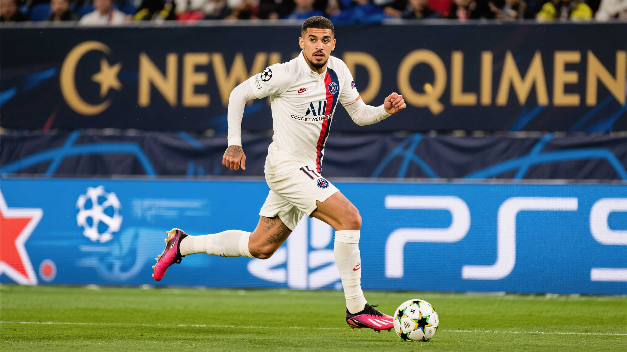 新月为特奥开出2000万年薪,并向米兰支付3000万转会费 新月为特奥开出2000万年薪,并向米兰支付3000万转会费